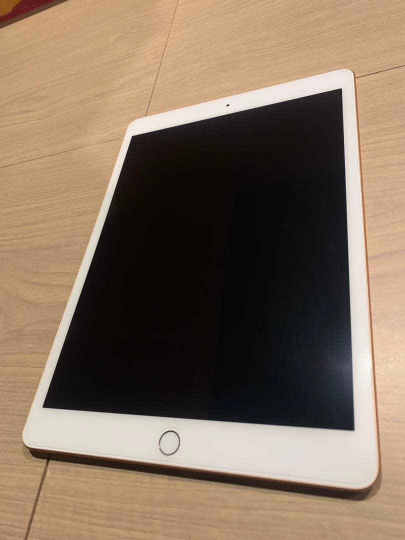 Apple iPad (第8世代) 32GB WIFIモデル ケース付 最終値下