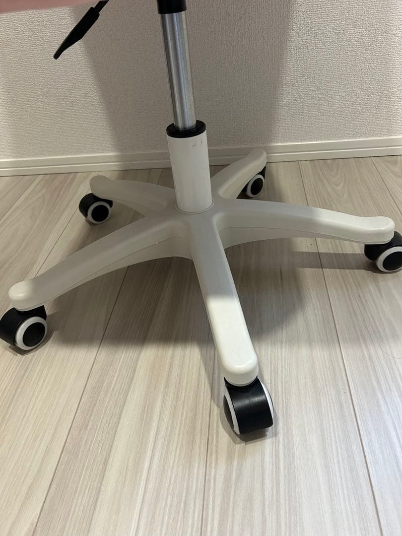 【美品】ピンク 回転式デスクチェア キャスター付 高さ調整可 クッション付