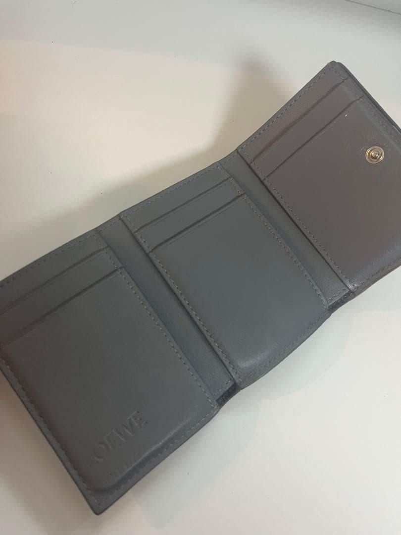 デ*コ様 正規 LOEWE 財布 アナグラム 三つ折り グレー