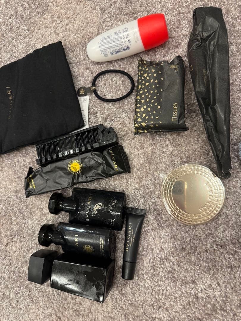 BVLGARI 旅行用化粧品セット ゴールド