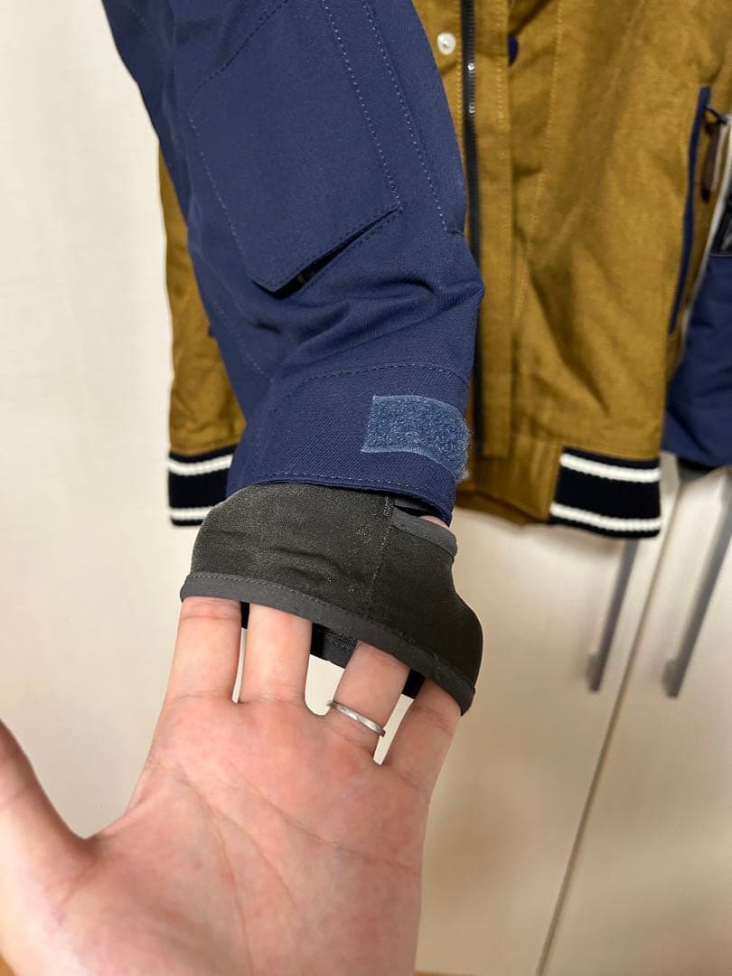 【美品】ESTIVOスノーボードウェア