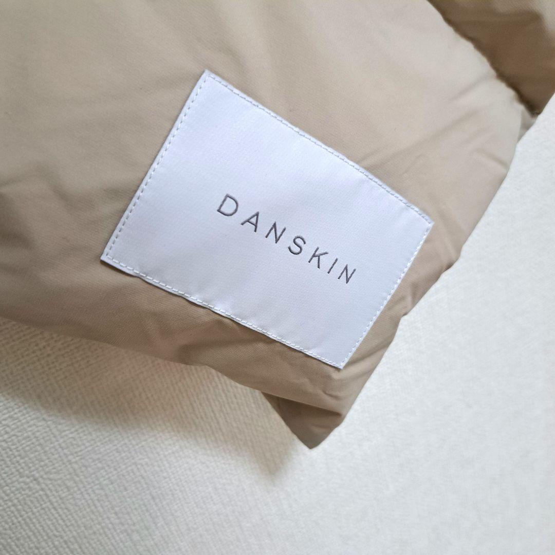 新品○DANSKIN ダンスキン　ダウンストール　大判　アイボリー系　マフラー
