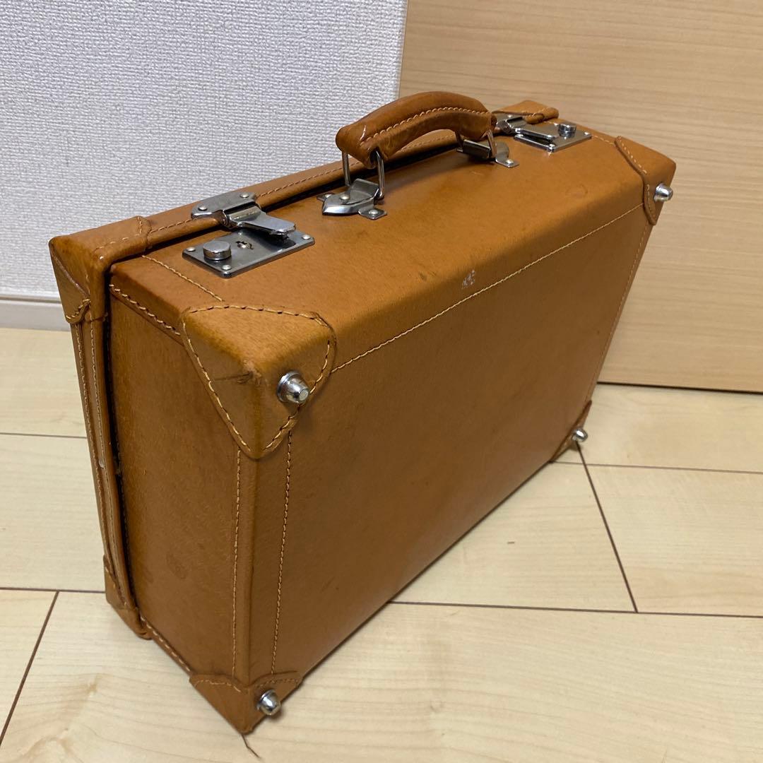 レザートランク　革
