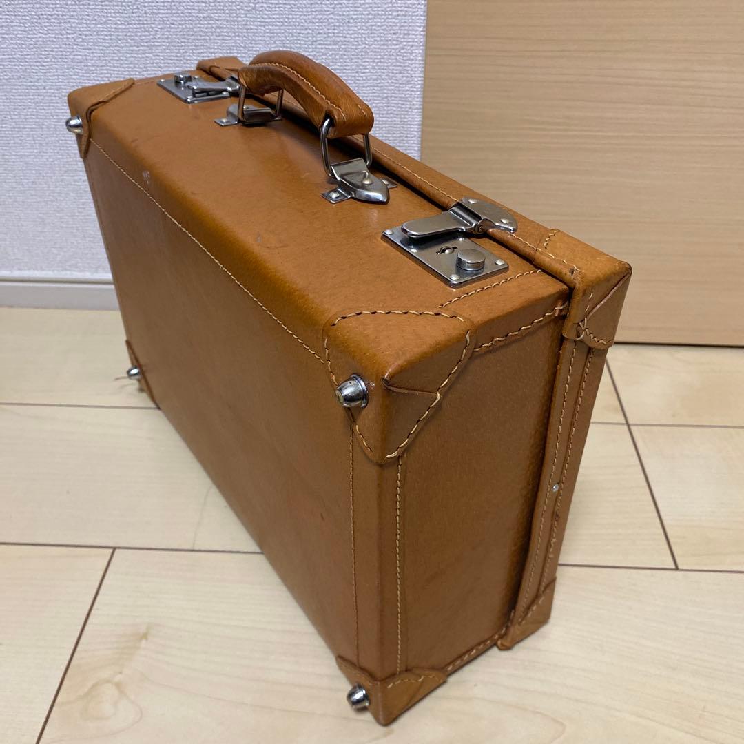 レザートランク　革
