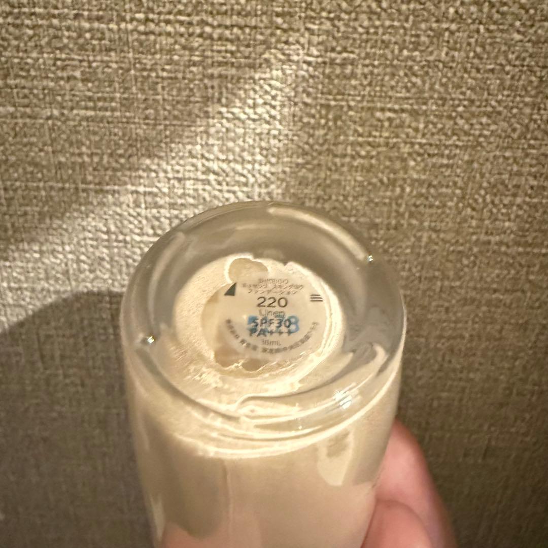 ほぼ新品 資生堂 SHISEIDOエッセンス スキングロウファンデーション