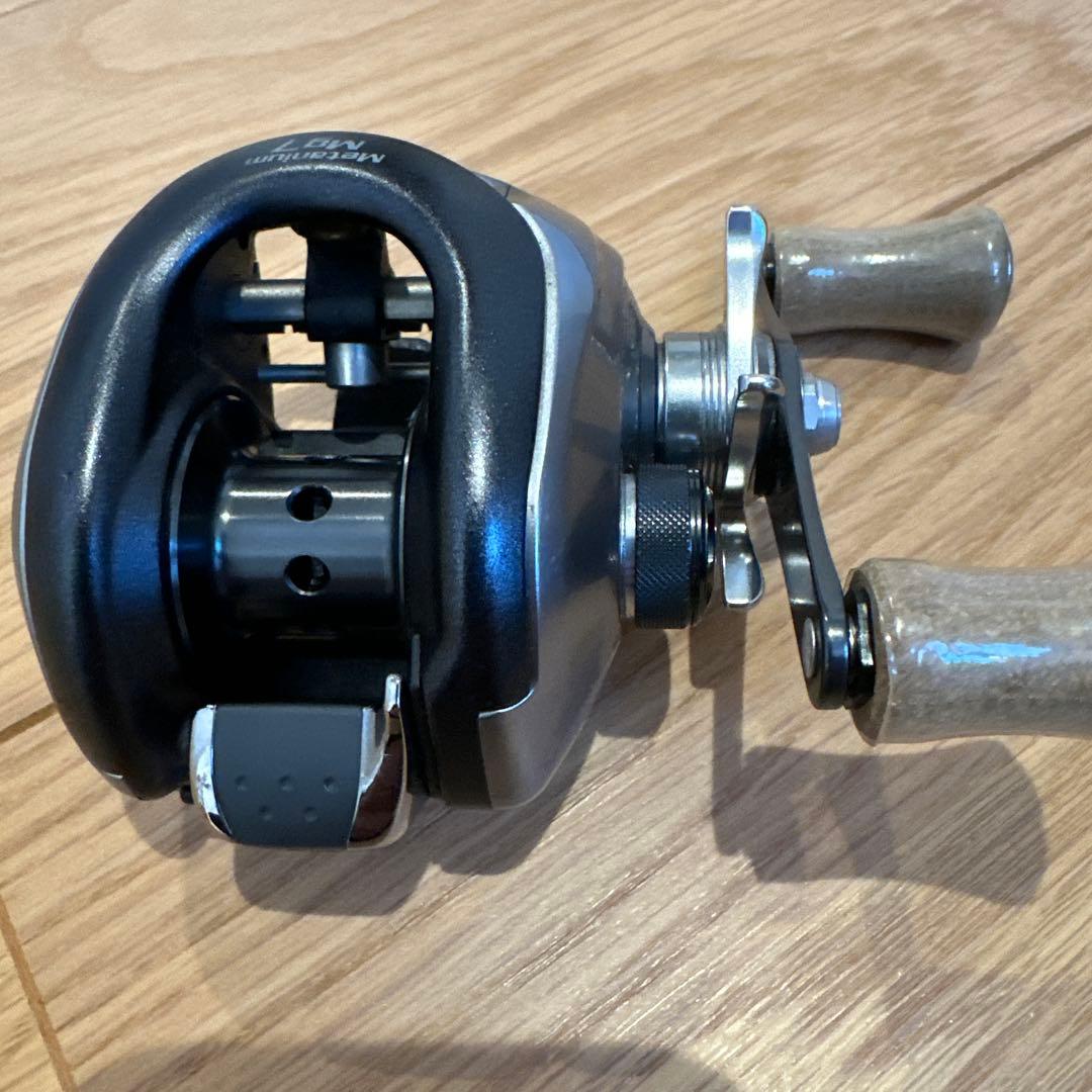 SHIMANO nium Mg7 V2 ベイトリール カバー付き