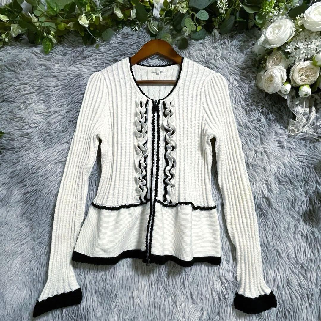【美品】TO BE CHIC フリル ダブルジップ カーディガン ペプラム L