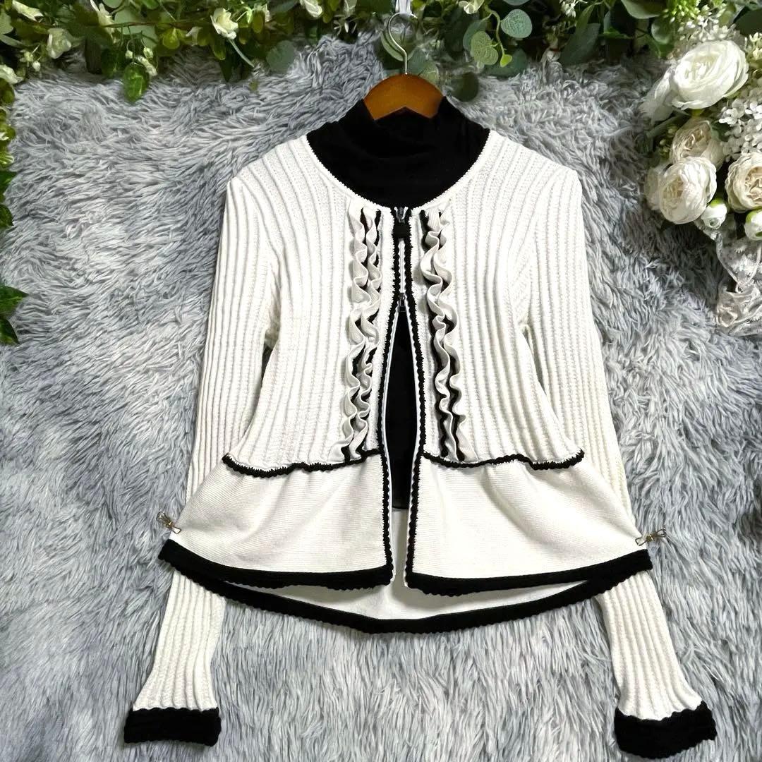 【美品】TO BE CHIC フリル ダブルジップ カーディガン ペプラム L