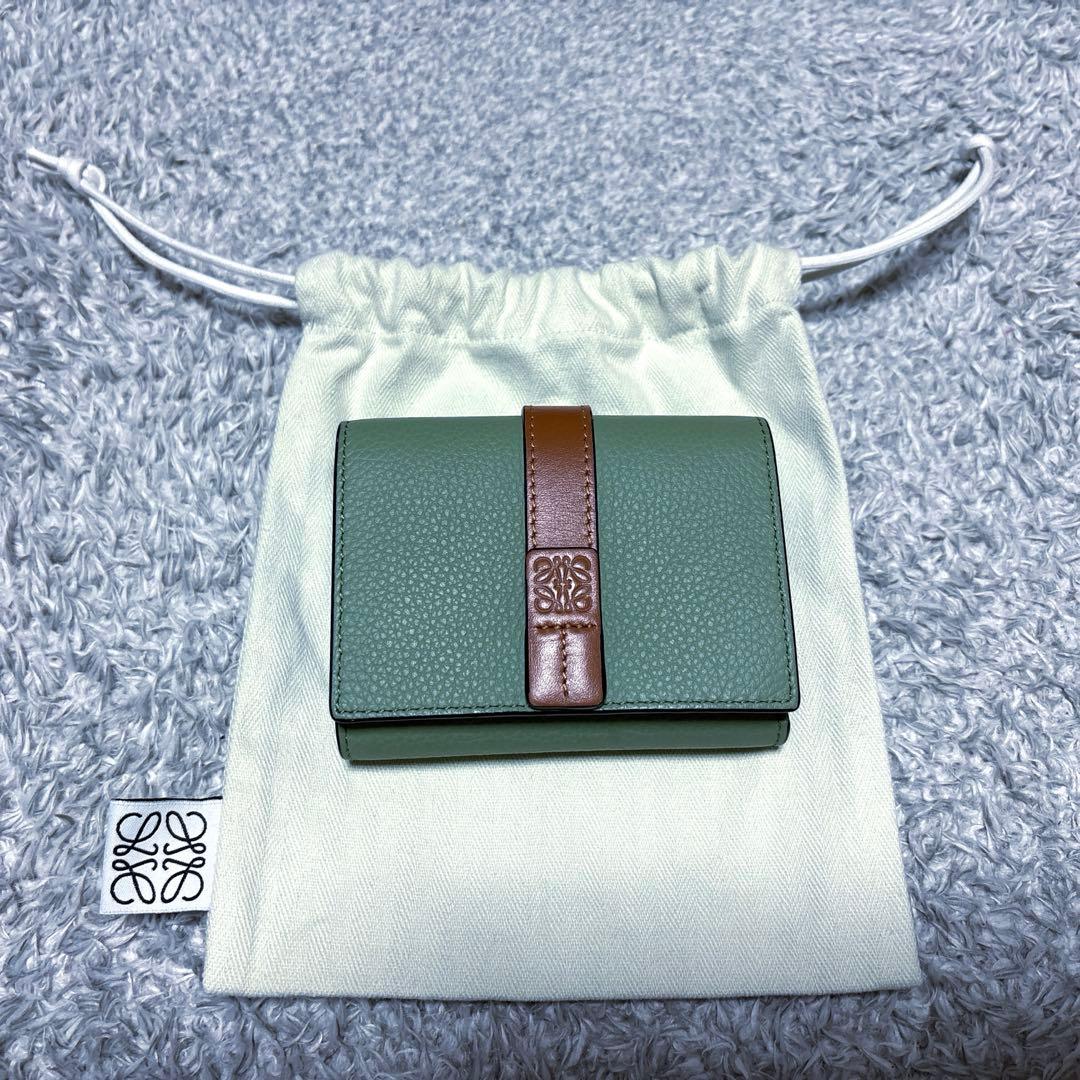 【⭐︎美ら海⭐︎】 LOEWE トライフォールドウォレット　ローズマリー