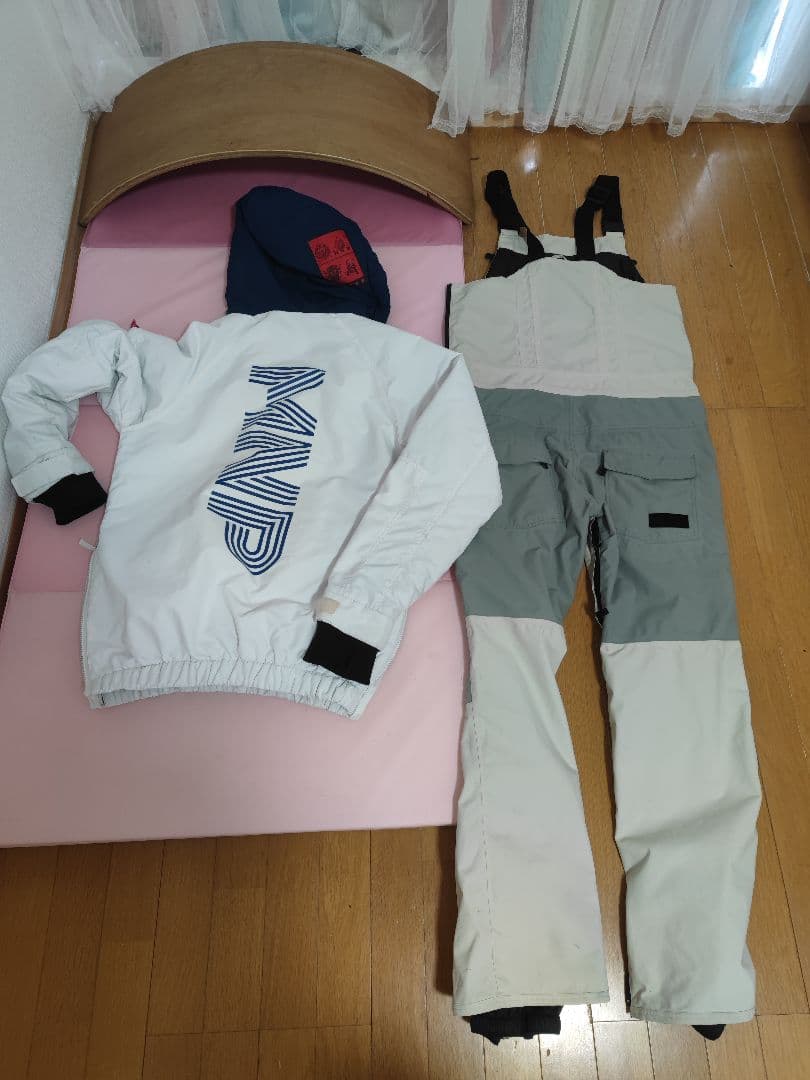 美品、スノーボードウェアのセット