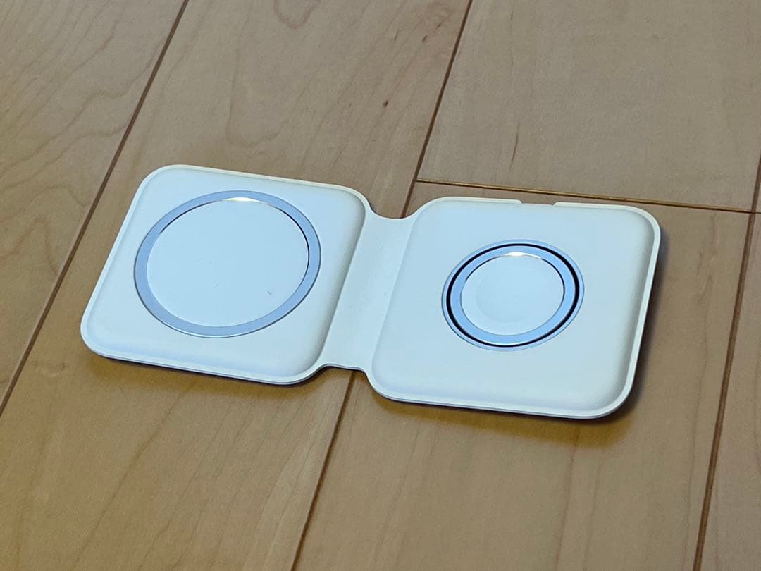 Apple MagSafeデュアル充電パッド （Apple純正）