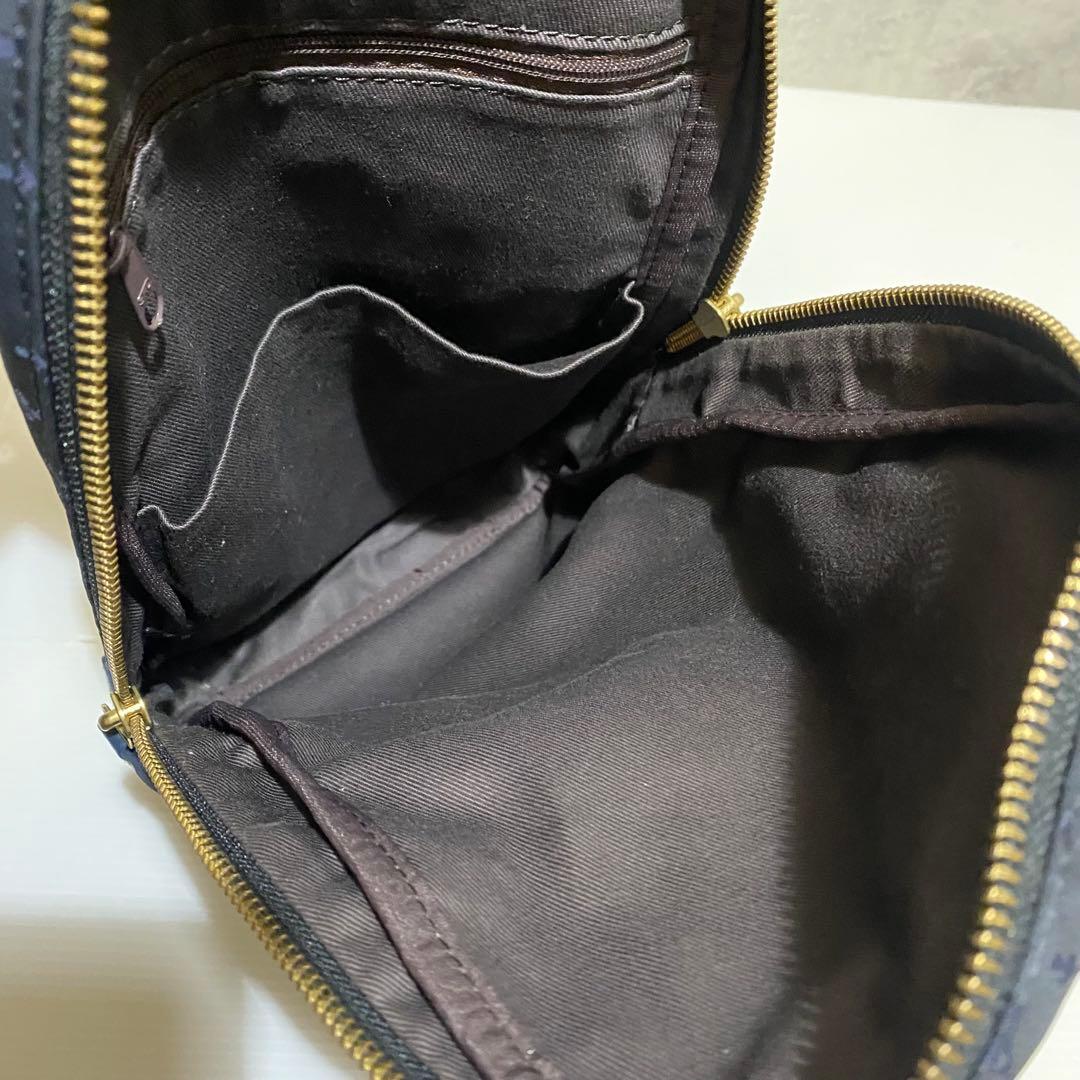 【美品】russet　ナイロンボディバッグ　ネイビー