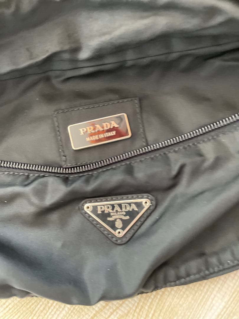 PRADA ブラック ボディバッグ・ウエストポーチ