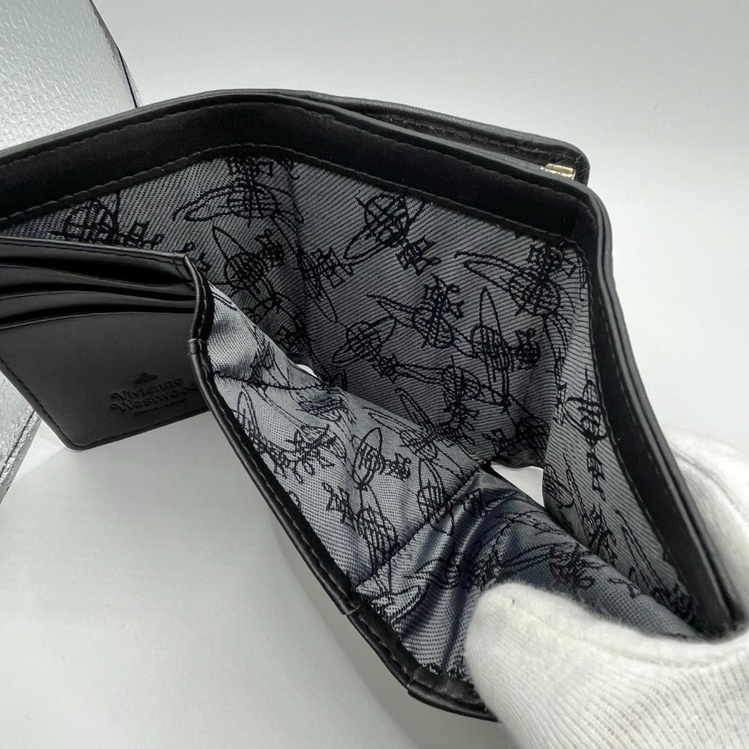 Vivienne Westwood 定番マット 折財布 黒 型押し 銀 人気