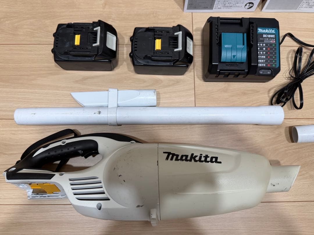 ☆*☆様 Makita CL180FD スティッククリーナー 充電器　バッテリー