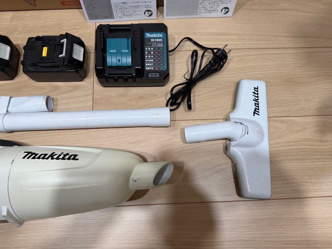 ☆*☆様 Makita CL180FD スティッククリーナー 充電器　バッテリー