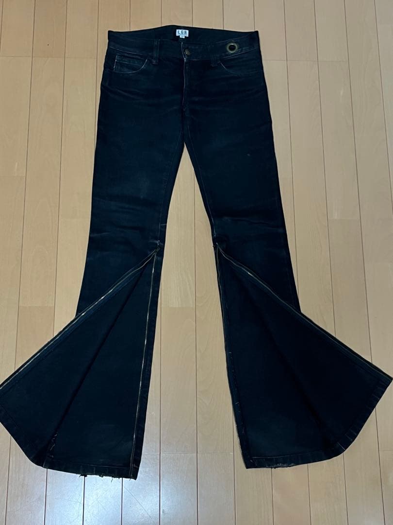 ニ*様 LGB 【美品】ブラック　ジップ　フレア　デニム サイズ25