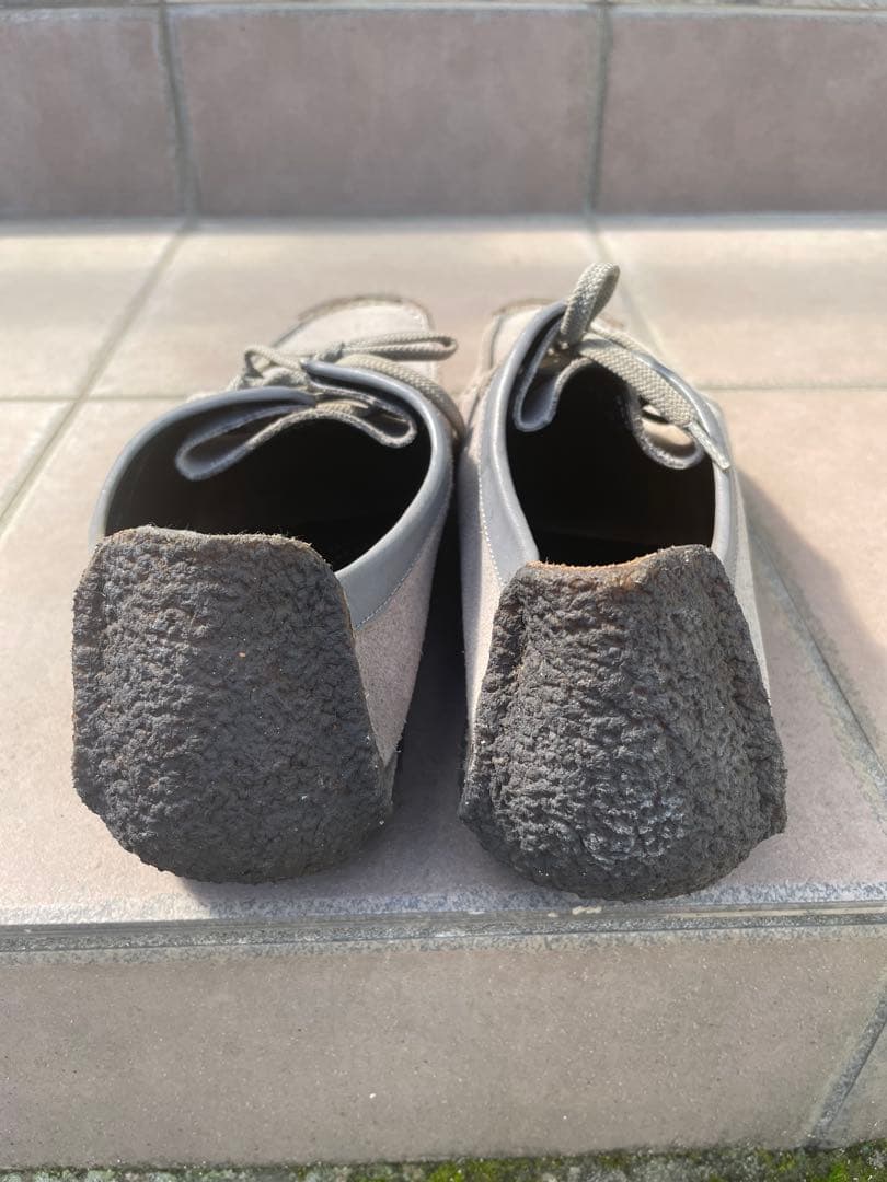 美品　clarks クラークス　ナタリー　27.5 グレー　ワラビー