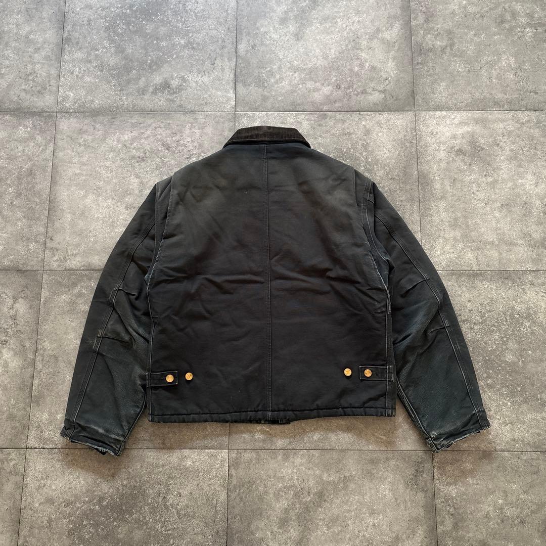 carhartt トラディショナルジャケット　ブラック　フェード　雰囲気