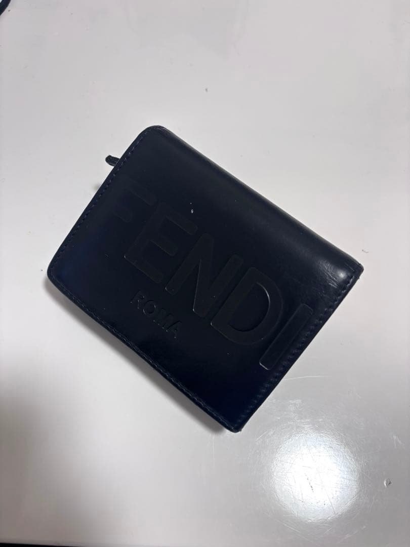 FENDI ブラック 二つ折り財布 【男女兼用】