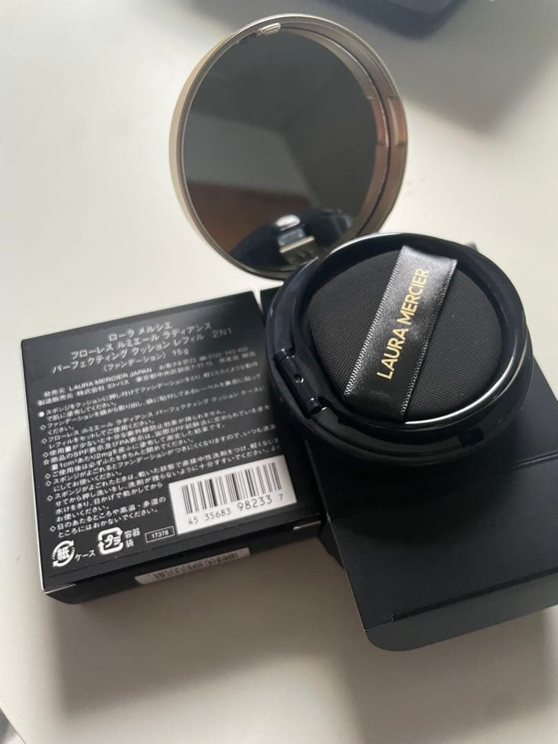 LAURA MERCIER クッションファンデーション 2N1 CASHEW
