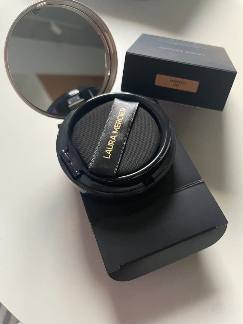 LAURA MERCIER クッションファンデーション 2N1 CASHEW