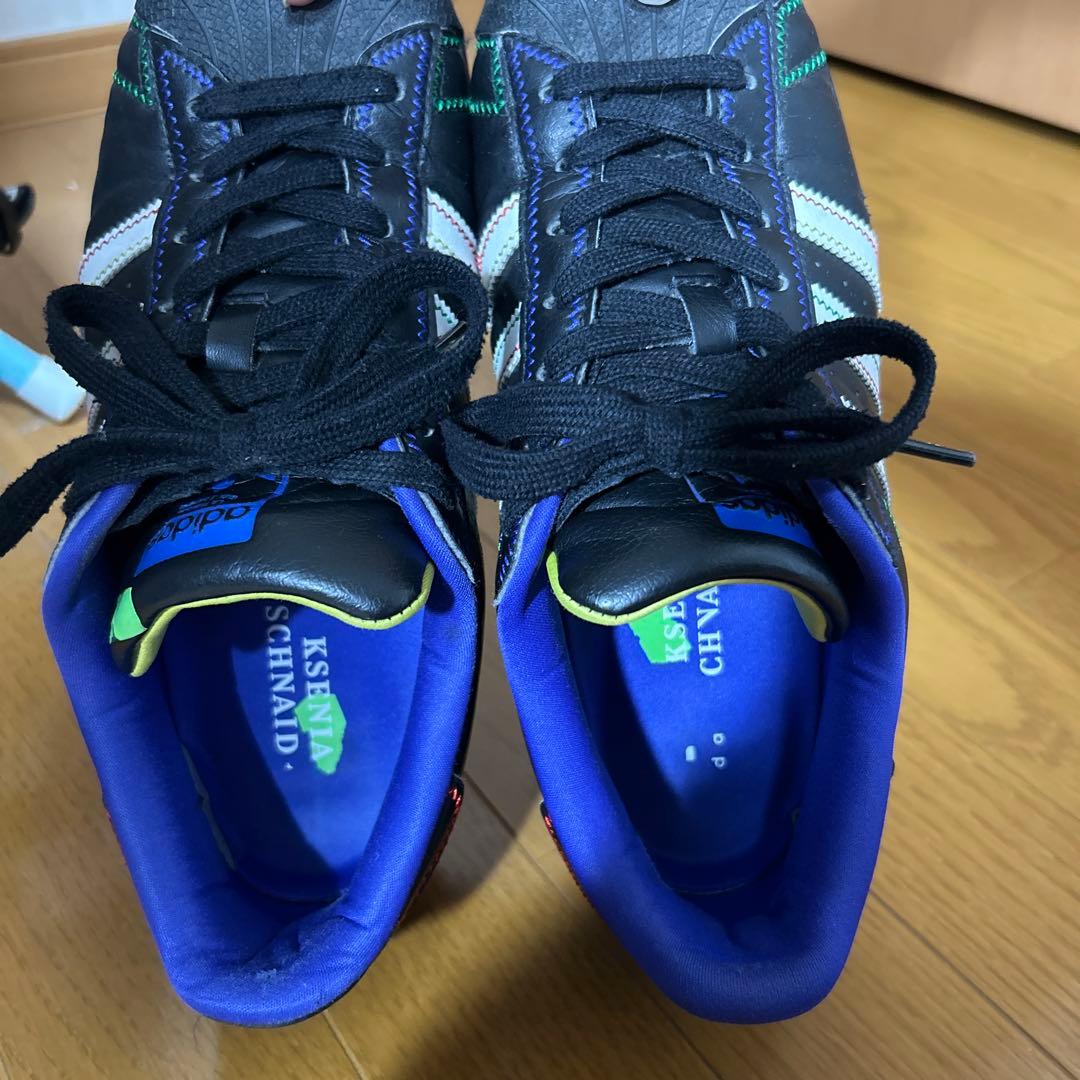 KSENIASCHNAIDER × adidas Superstar黒 コラボ