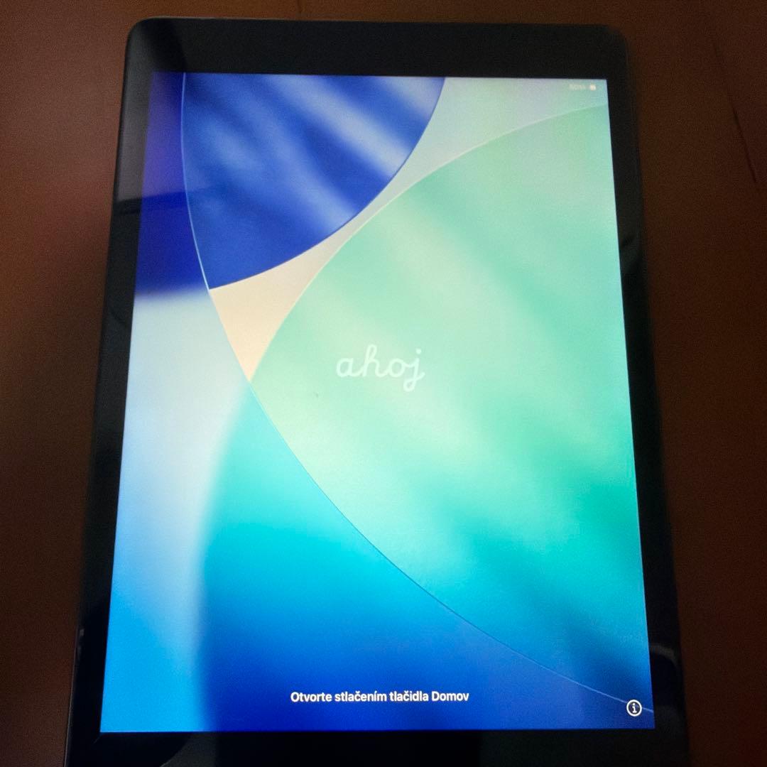 Apple iPad グレー 画面傷あり