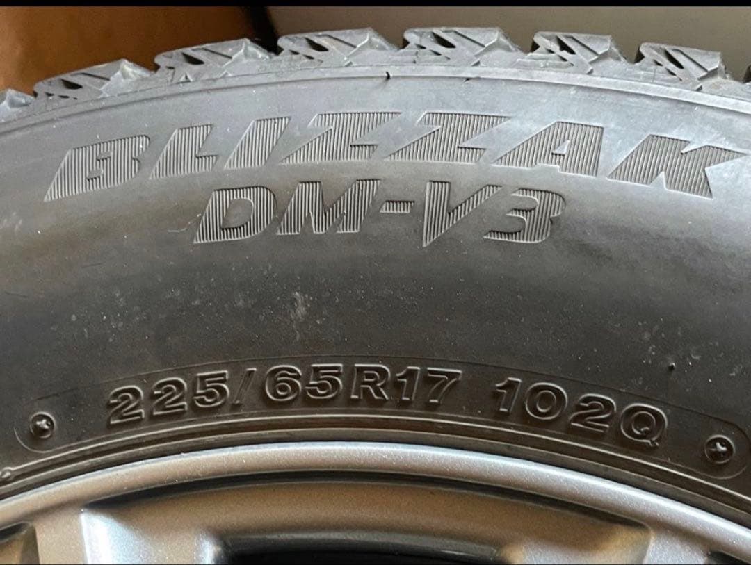 配送無料　【ほぼ新品】BRIDGESTONE スタッドレスタイヤ　21年製