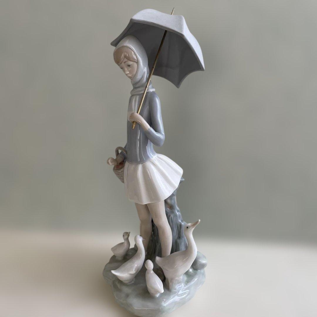 リヤドロ　LLADRO 傘を持つ少女とガチョウ