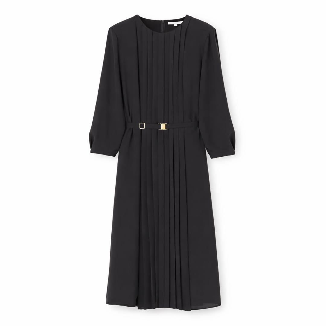 新品タグ付き✨ 自由区 ライトサテンワンピース 洗える 人気✨ 現行 ネイビー