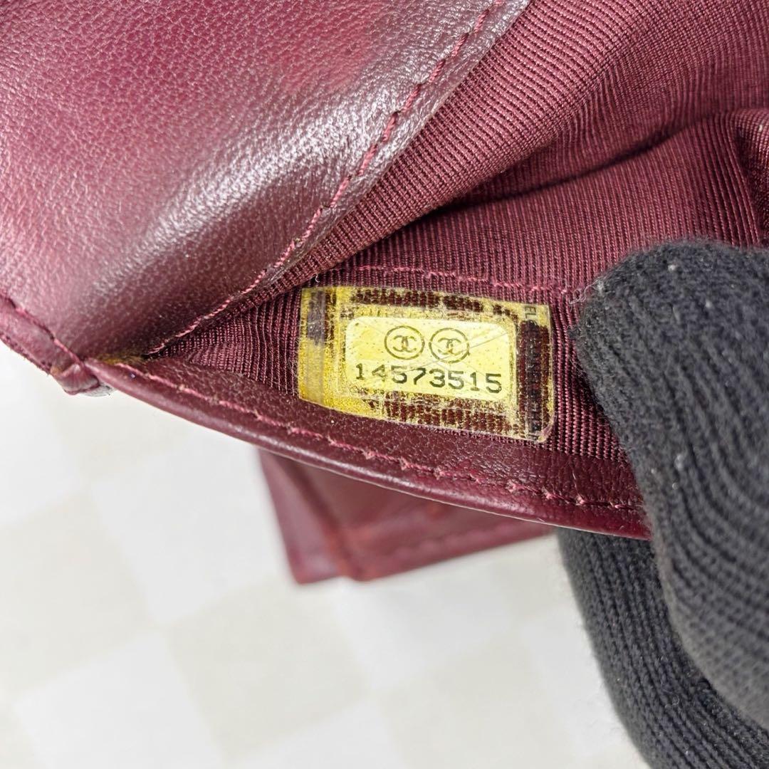 CHANEL シャネル　財布　二つ折り　M001