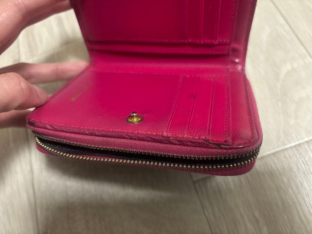 YSL 二つ折り財布 黒 レザー　イヴ・サンローラン