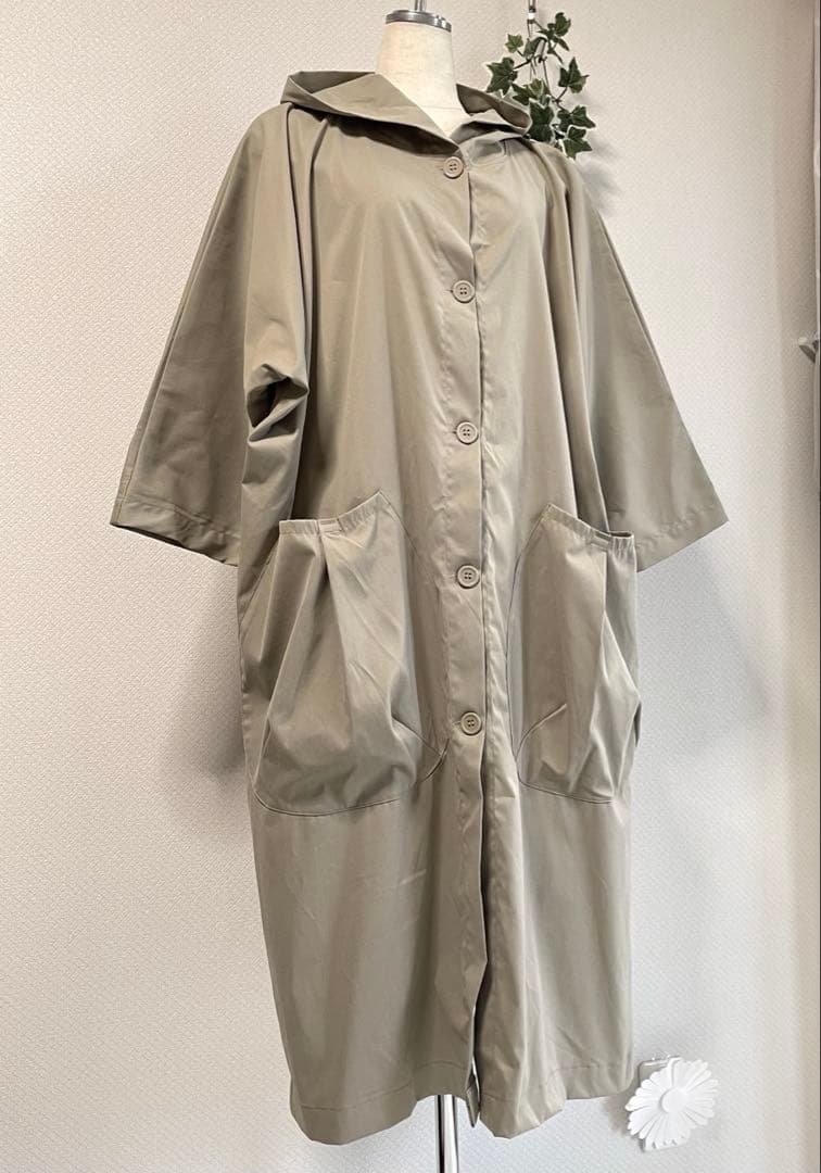 慈雨ライン黒墨　ベージュ フード付き スプリングコート　アウター　ゆったり　Ｆ