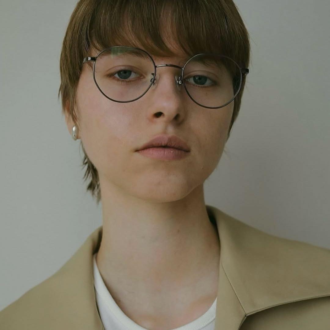 aim × MANOF CROWN PUNT SHAPE SUNGLASSES