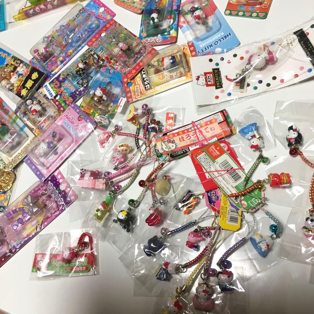 ご当地キティハローキティ グッズまとめ売りストラップ根付けペンなどマスコット