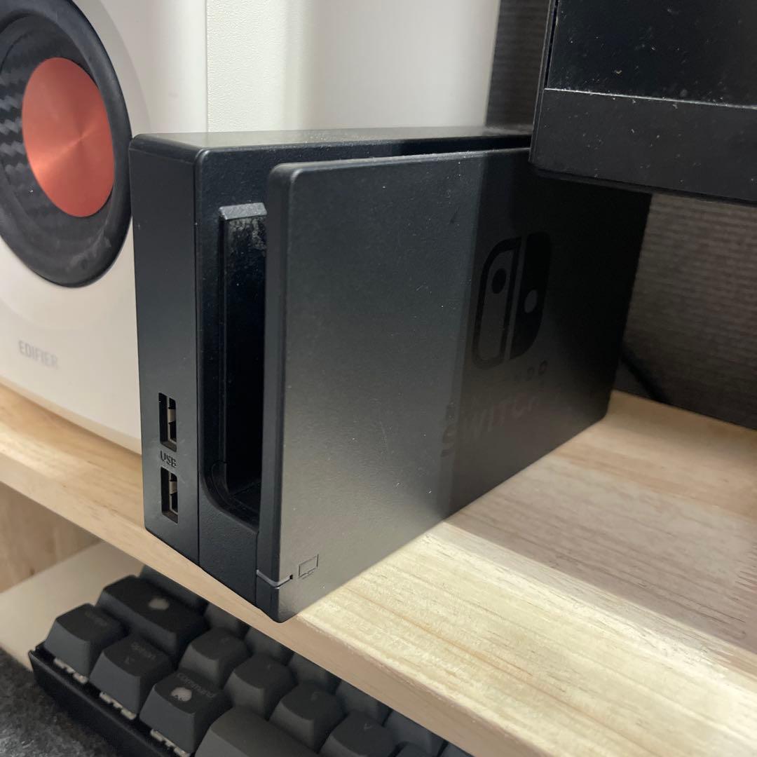 Nintendo Switch 本体 赤と緑のJoy-Con