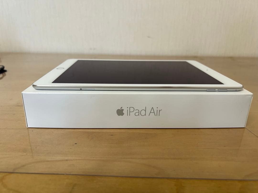 Apple iPad Air 2 64GB cellularモデル