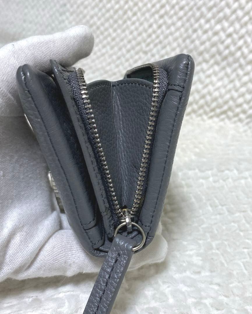 e'zum 様 未使用級】ear イアパピヨネ コンチョ 二つ折り財布