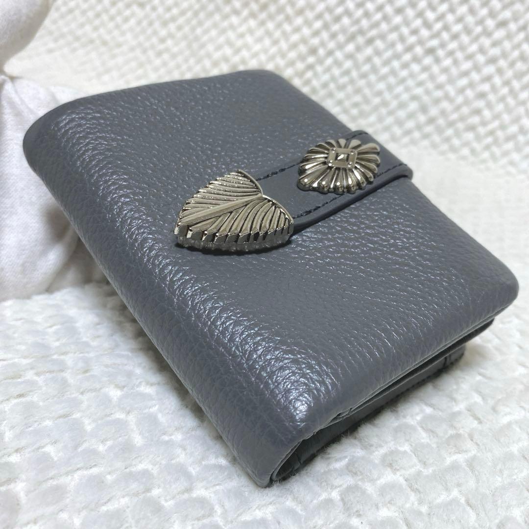 e'zum 様 未使用級】ear イアパピヨネ コンチョ 二つ折り財布