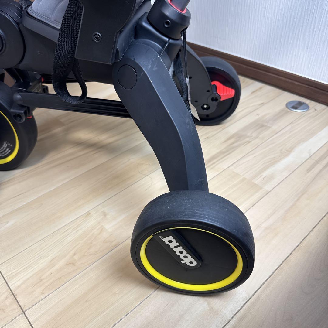 doona ドゥーナ Liki Trike 折りたたみ三輪車 グレー　美品