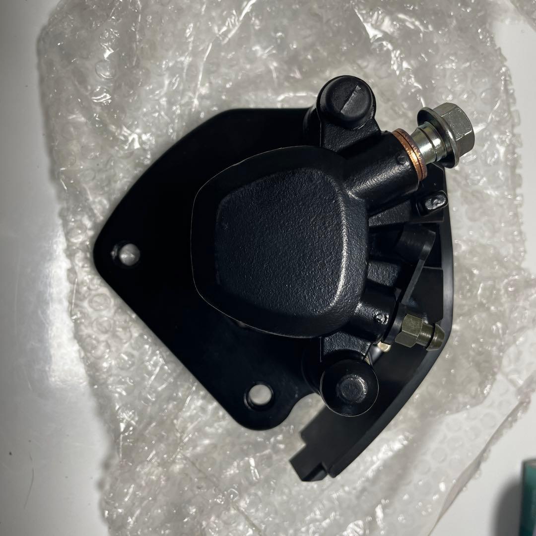 GS400用キャリパー新品
