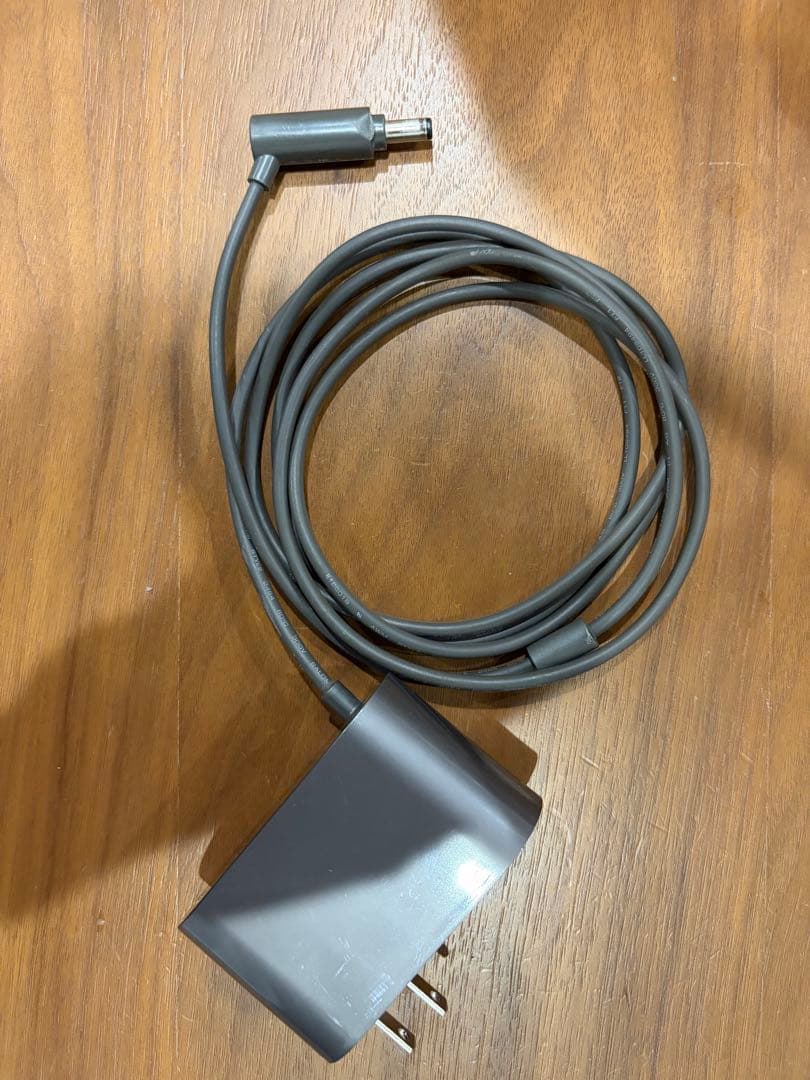 【箱付】Dyson V8 fluffy(フィルター新品)※一部非純正品