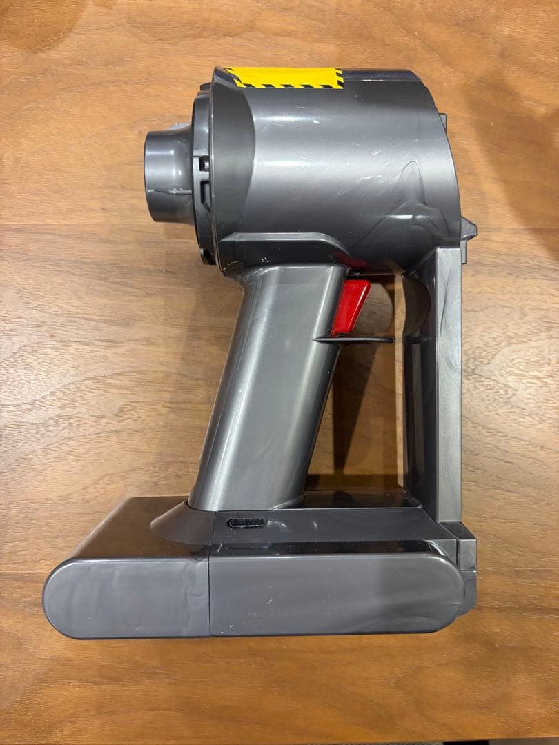 【箱付】Dyson V8 fluffy(フィルター新品)※一部非純正品