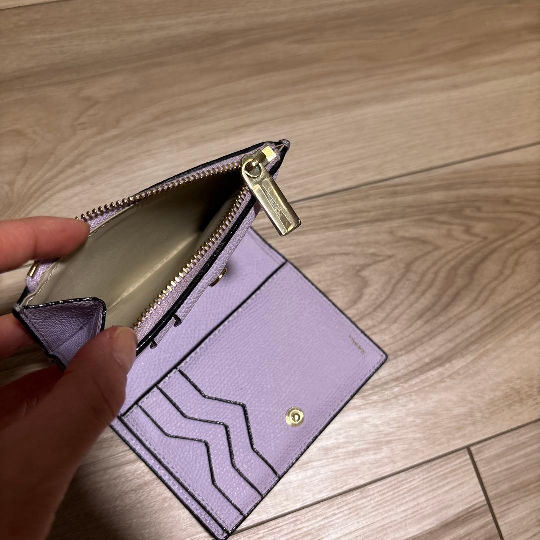 ヴァレクストラ　二つ折り財布　Vカット　ラベンダー　レザー