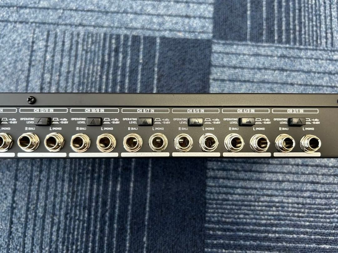 BEHRINGER RX1602 EURORACK PRO ラインミキサー