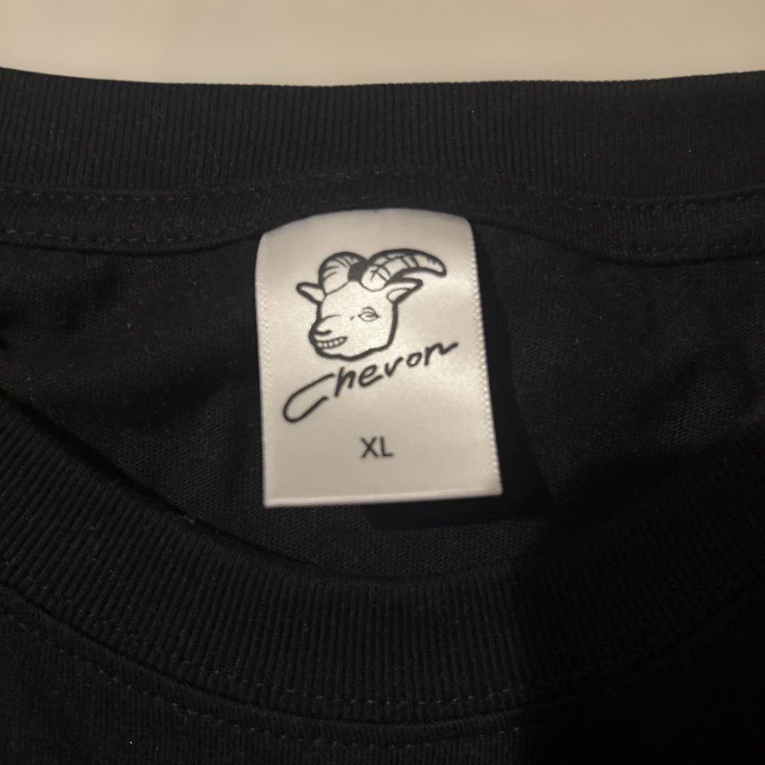 Chevon グッズ ロンT