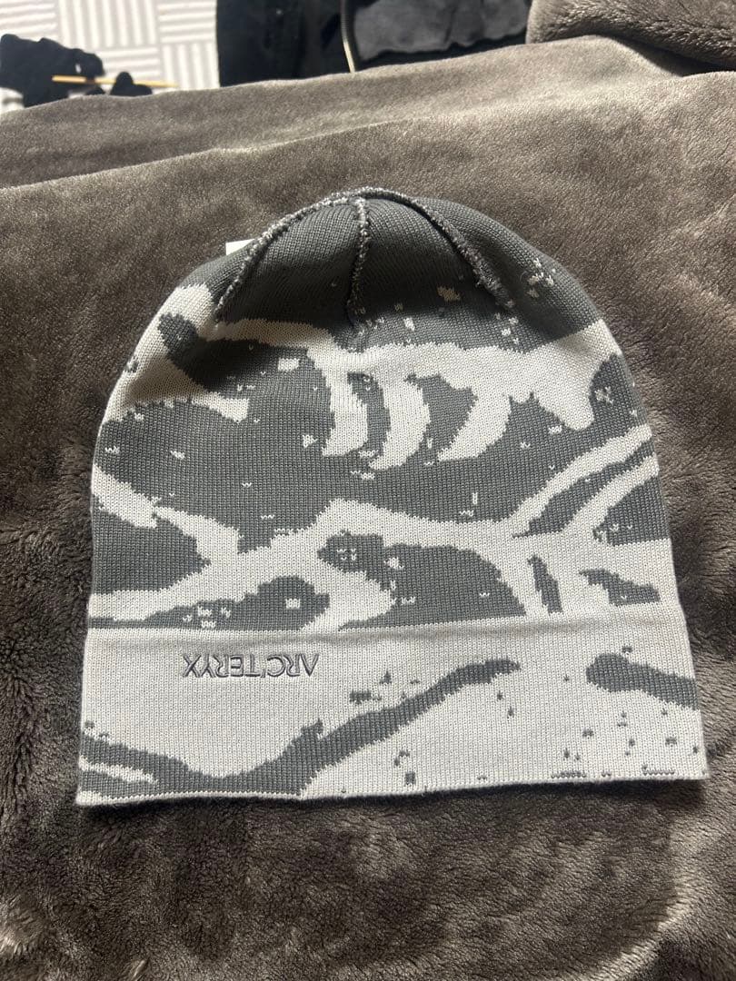 ARC'TERYX ニット帽 グレー・ホワイト 58cm