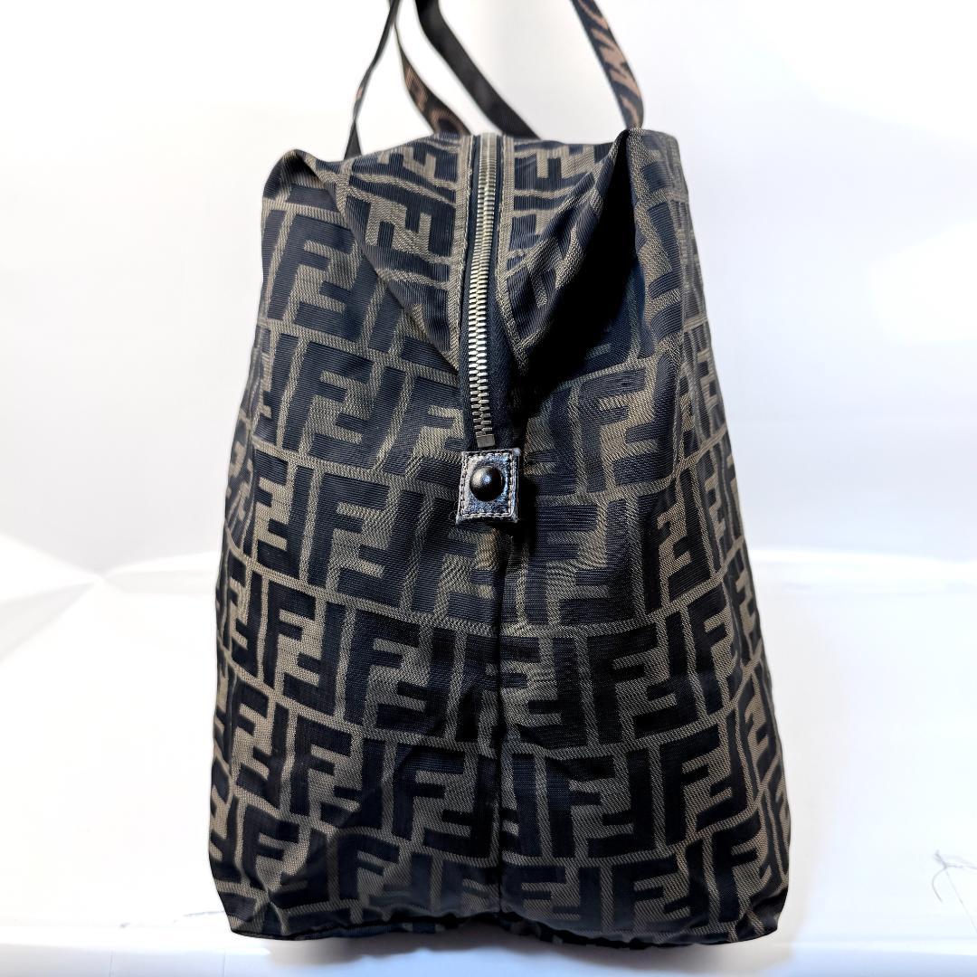 美品 FENDI ボストンバッグ 大容量 ズッカ ロゴ FF金具 ナイロン 旅行