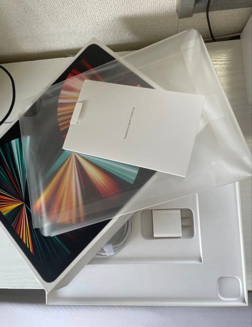 Apple iPad Pro 第5世代 12.9インチ キーボード付